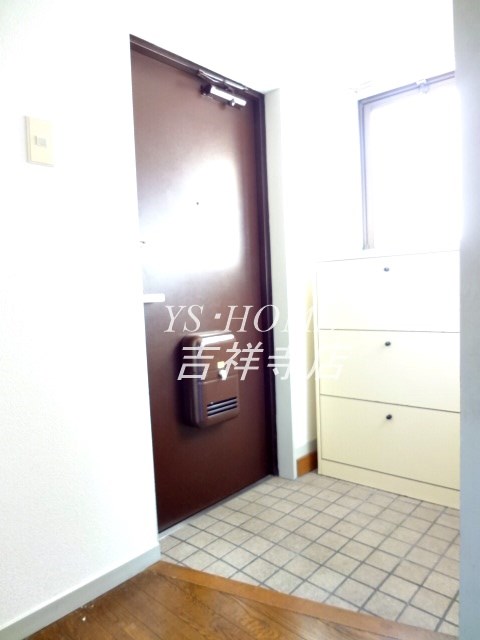 ハイツサカウエ 玄関