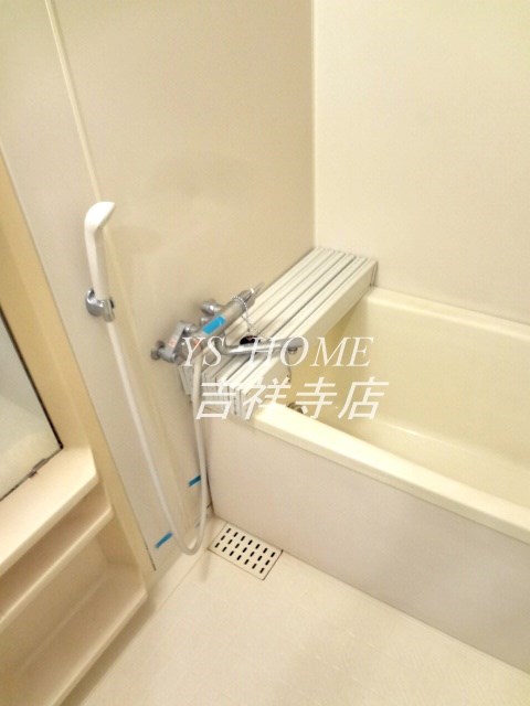 シャトー・ド・デューカル 風呂画像