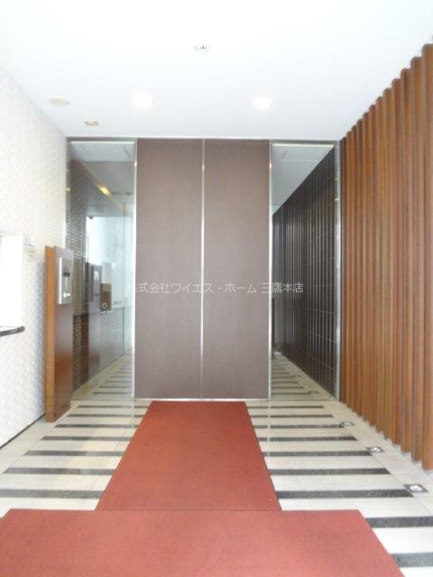 グランプレオ武蔵野 玄関