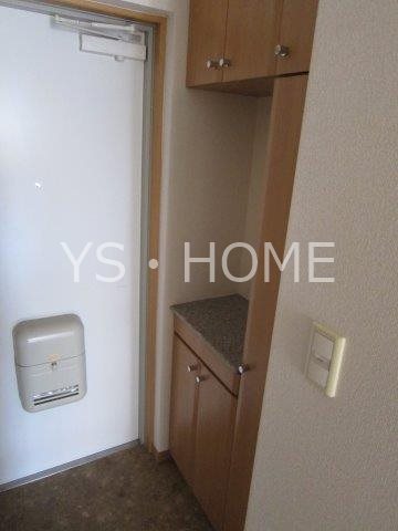 セリスト　ビル  玄関