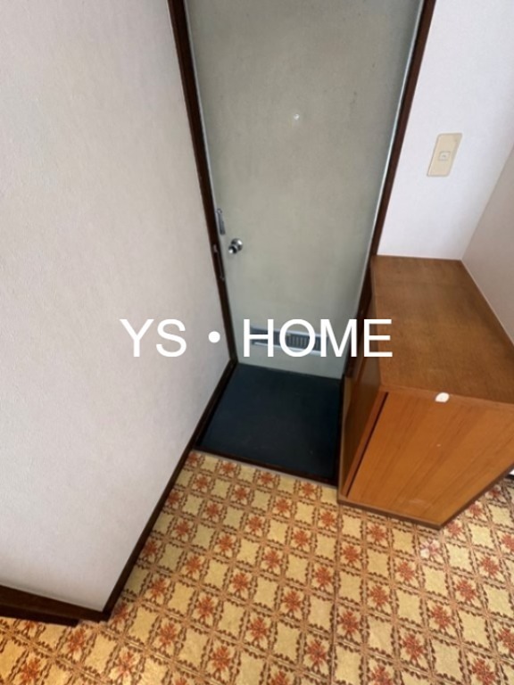 ハタハイツ 玄関