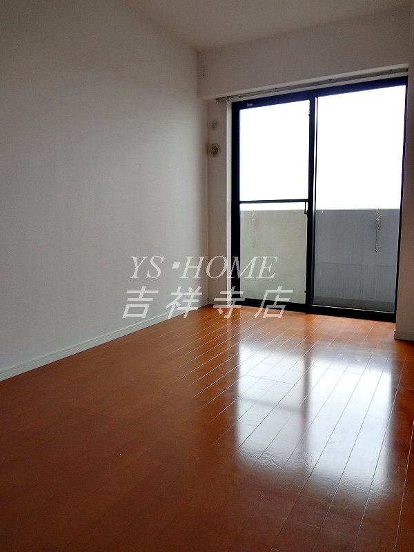 イストワール ベッドルーム