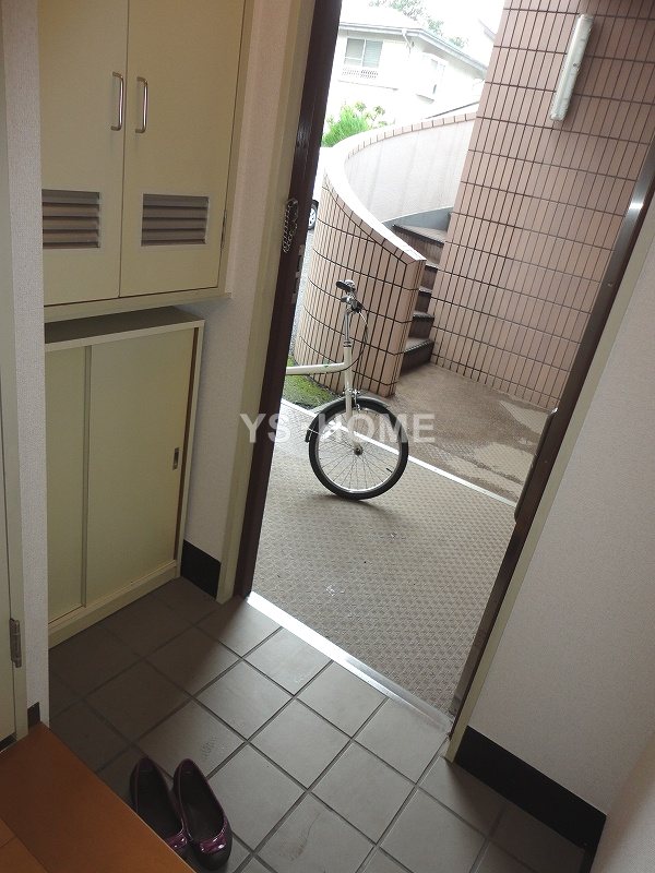 ドミール久我山 玄関