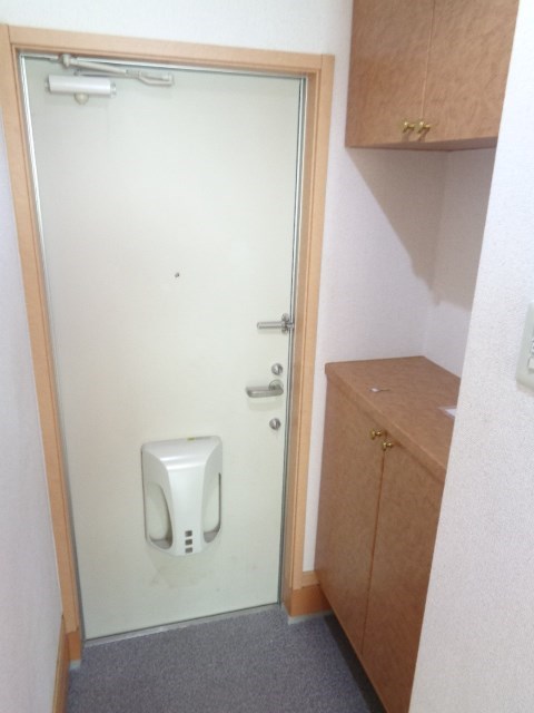 パインプラッツ 玄関