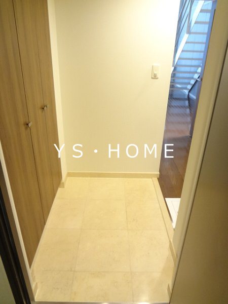 レジディア杉並方南町 玄関