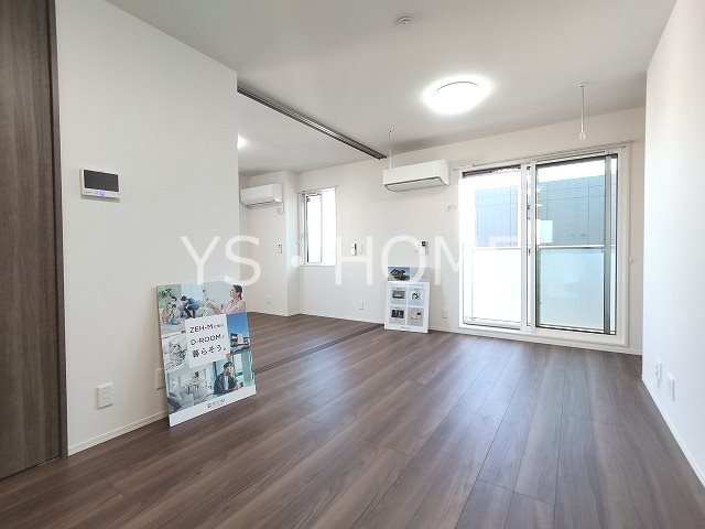 レーヴェ東戸倉Ⅰ リビング