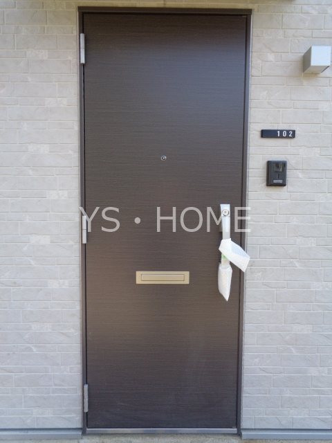 リブリ・国立ルミエール 玄関