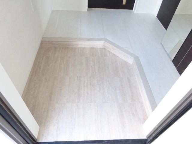 ヴィラ　サーシャ　 玄関