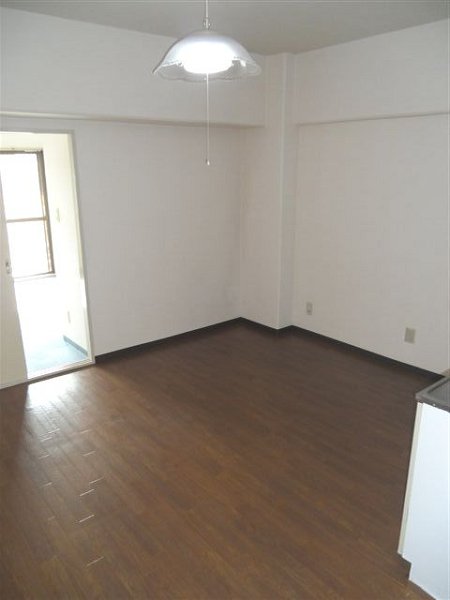 パークサイドマンション松ヶ丘 リビング