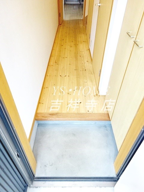 ラ・テラブ 玄関