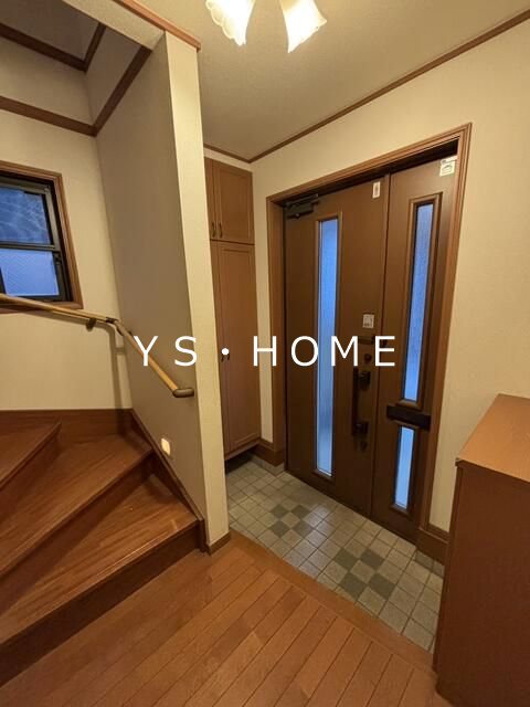 下連雀4丁目戸建 玄関