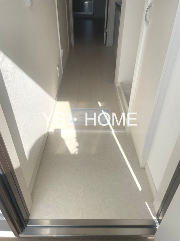 リブリ・学園東町 玄関