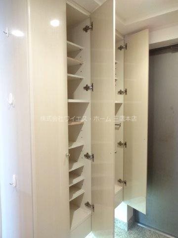 エアーズシティブライトコート 玄関