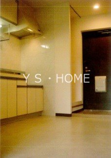 グランデいづみ 玄関