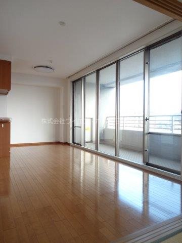 エアーズシティブライトコート リビング