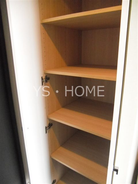 クレッセント三鷹ザ・タワー 玄関