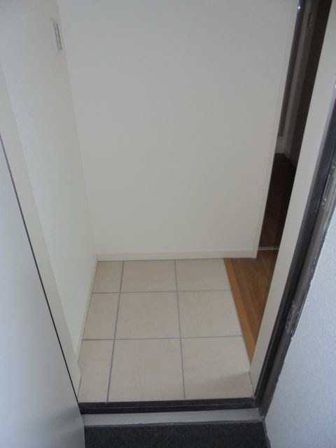 サンク ヴェール小金井Ⅱ  玄関