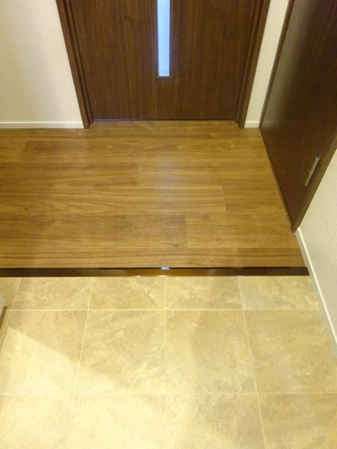 ビューノハナブサ 玄関