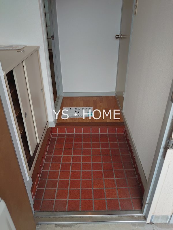 メゾン一橋学園 玄関