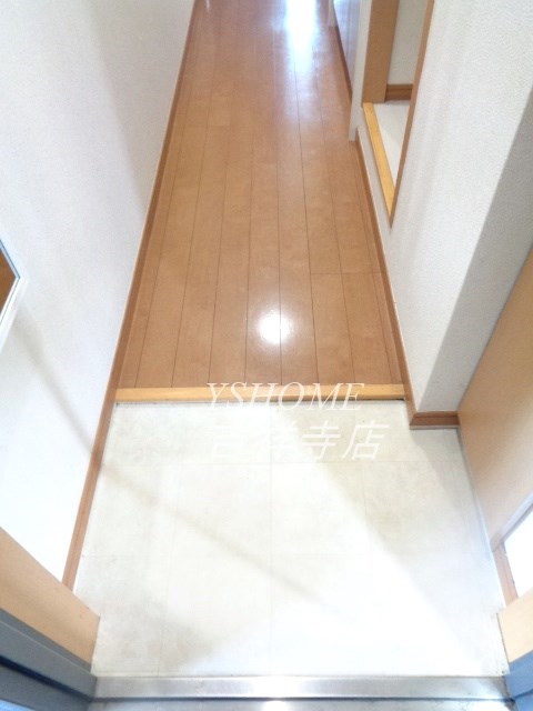 アンプルールフェールKOKI 玄関