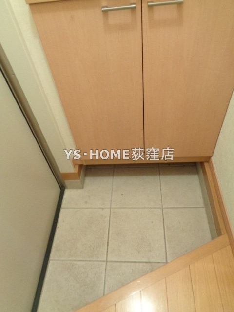 ラ・エスポワール西荻窪 玄関