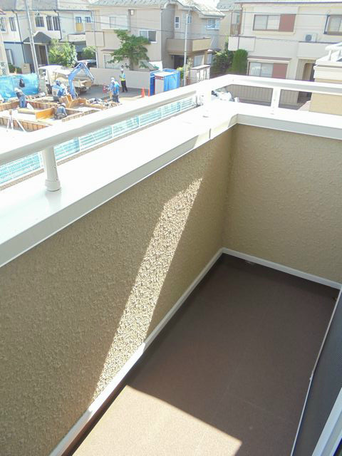 メゾン　ド　ヴィラージュ　C棟〔テラス〕   ベランダ