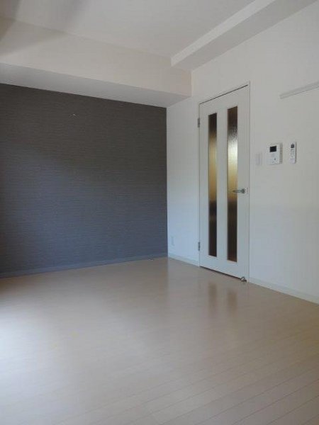 クレセント馬部 リビング