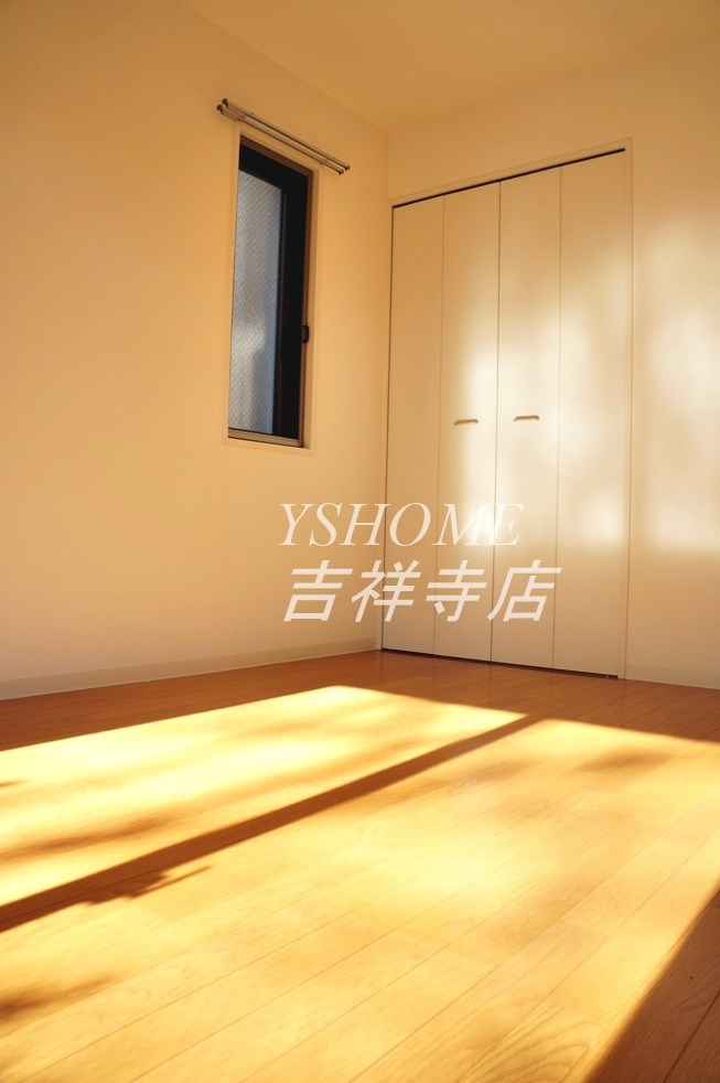 JINAI RESIDENCE ベッドルーム