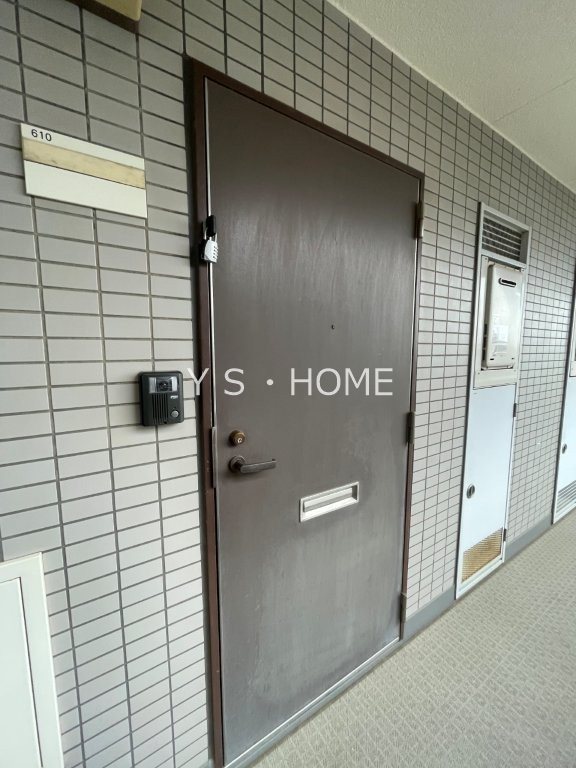 コスモリード国分寺 玄関