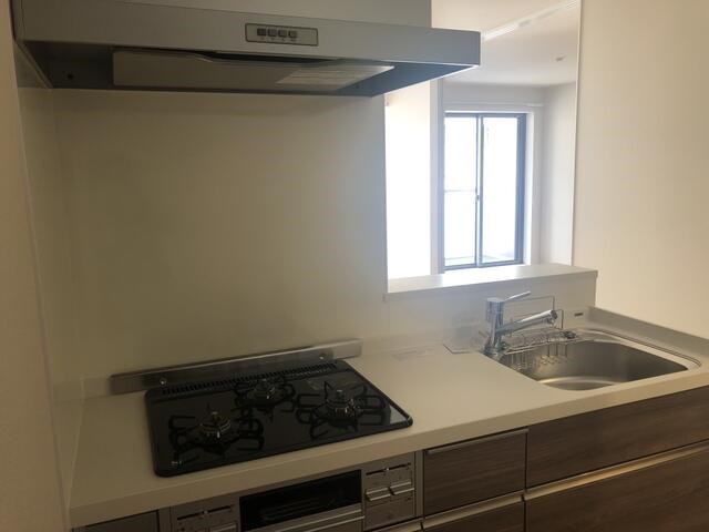 Ｍａｉｓｏｎ　ｄｅ　Ｉ (メゾン ド アイ)   キッチン