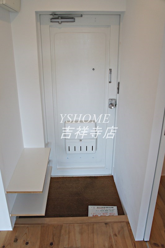 メゾンアンドー 玄関