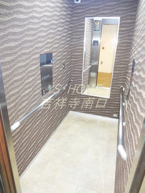 トラッセルズ   その他1