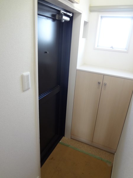 新光ハイツ 玄関