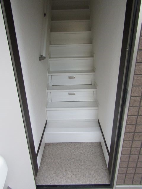 ヴィオレ国分寺 玄関