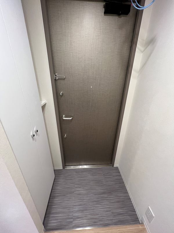 ZOOM中野West 玄関