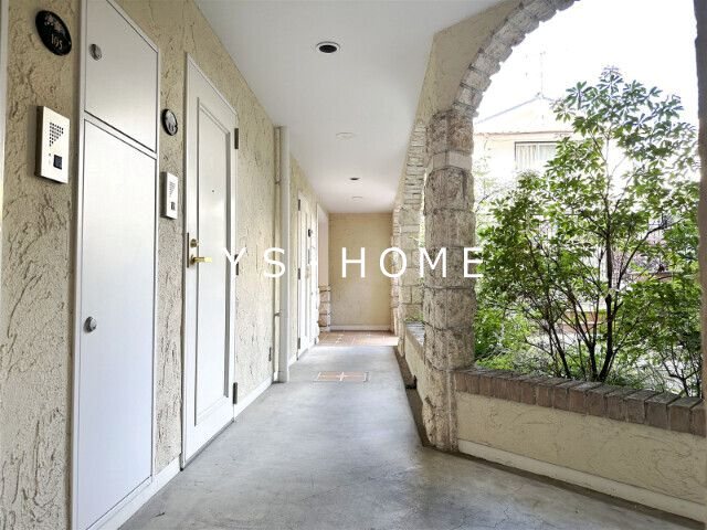 ラ・フローラ武蔵野Ⅵ 玄関