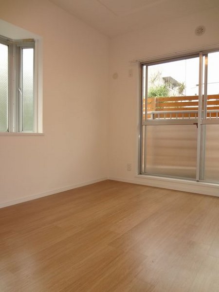 ローズガーデン国立 ベッドルーム