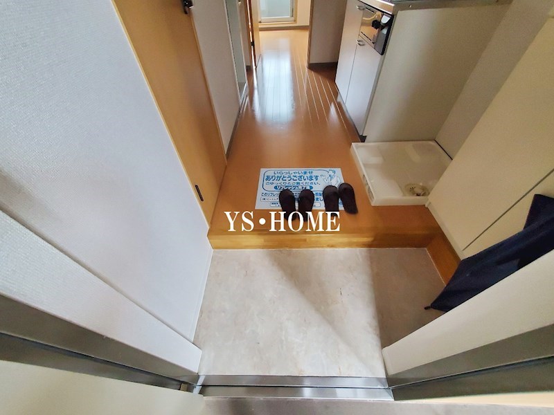 ゼルコバハイツ 玄関