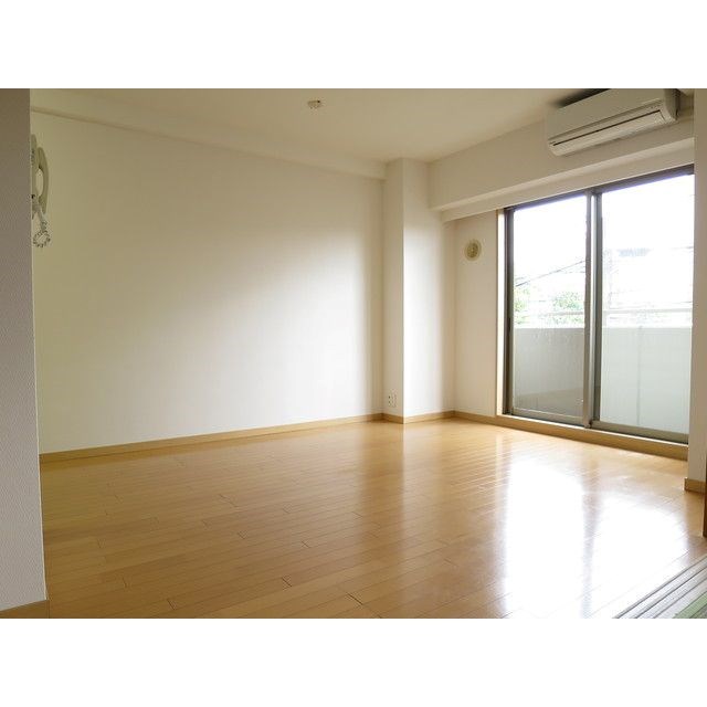 ジ・アパートメントヒルトップ中野  リビング