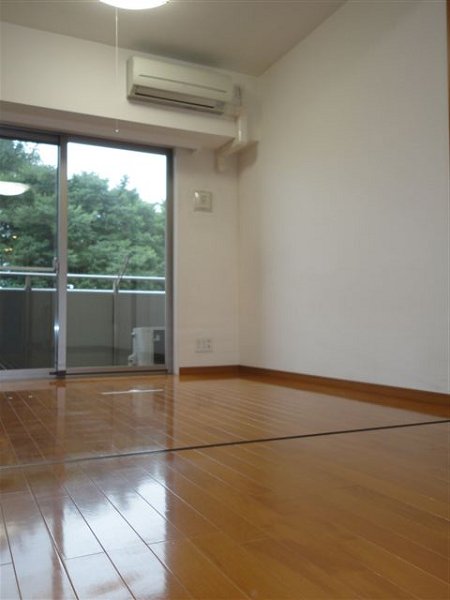 プライムアーバン小金井本町 リビング