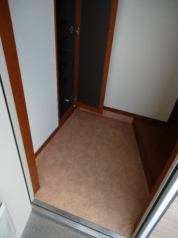 ブライト井の頭B棟 玄関