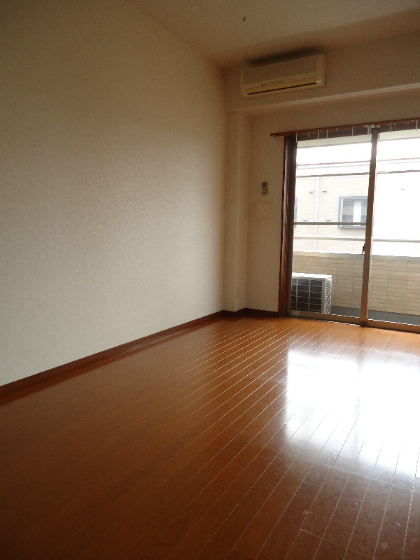 ブライト井の頭B棟 リビング