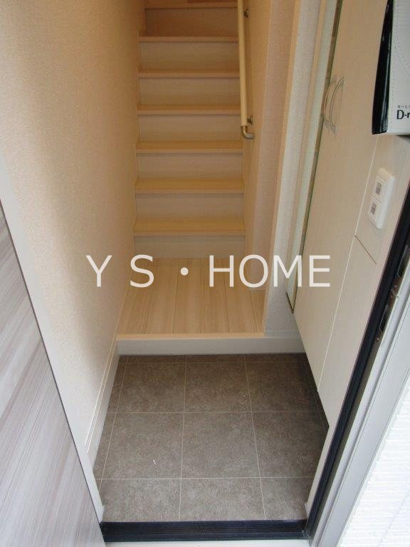 レセア花小金井 玄関