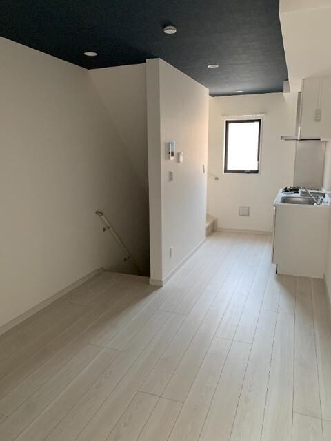 ミハス中野新井薬師Ⅱ  リビング