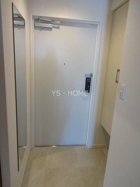 グランシャルール武蔵境 玄関