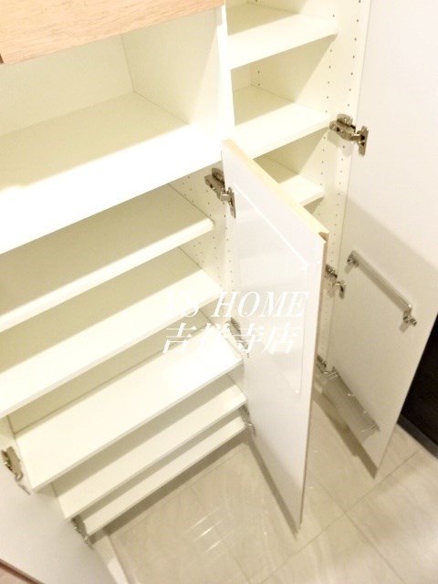 ザ・パークハウス三鷹レジデンス  玄関