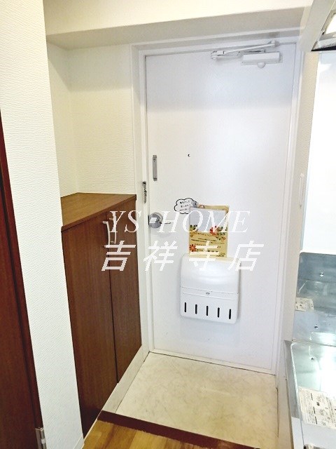 第4野村ビル 玄関