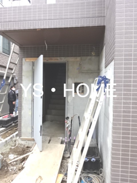 コート関町北 玄関