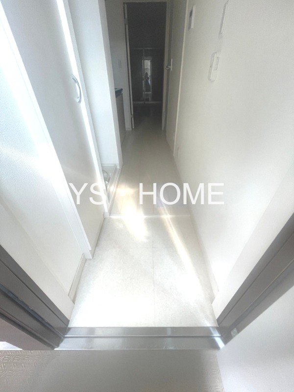 リブリ・学園東町 玄関