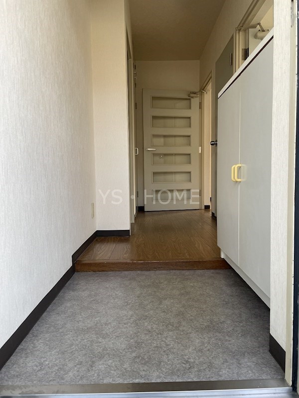 国立イーストハイツ 玄関